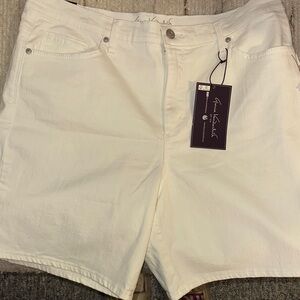 Gloria Vanderbilt White High-Rise Slimming Effect Pants